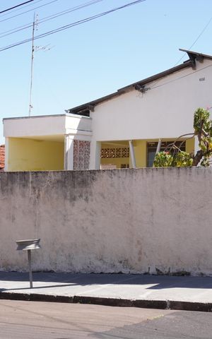 Casa para alugar com 250m², 2 quartos e 1 vagaFachada