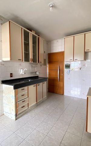 Apartamento para alugar com 180m², 3 quartos e 1 vaga