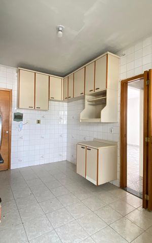 Apartamento para alugar com 180m², 3 quartos e 1 vaga