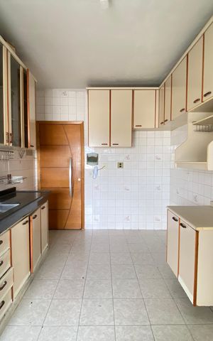 Apartamento para alugar com 180m², 3 quartos e 1 vaga