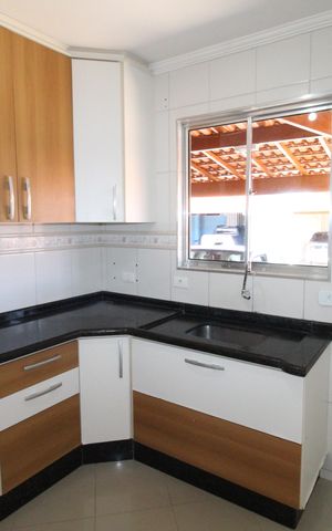 Casa para alugar com 83m², 3 quartos e 2 vagasCozinha