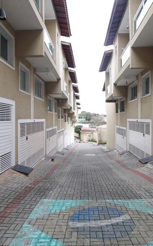 Casa de condomínio para alugar com 115m², 3 quartos e 2 vagasFachada interna