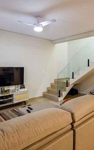Casa de condomínio à venda com 147m², 3 quartos e 3 vagas Casa de condomínio à venda com 147m², 3 quartos e 3 vagasSala