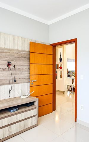 Casa de condomínio à venda com 230m², 3 quartos e 4 vagas Casa de condomínio à venda com 230m², 3 quartos e 4 vagasSala de TV
