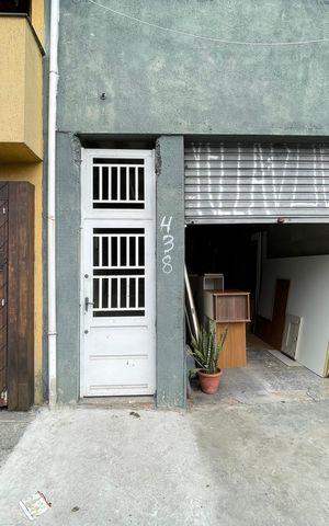 Casa para alugar com 50m², 1 quarto e sem vaga Casa para alugar com 50m², 1 quarto e sem vagaFachada