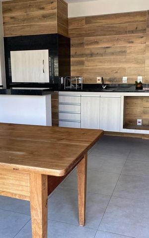 Casa à venda com 277m², 3 quartos e 4 vagas Casa à venda com 277m², 3 quartos e 4 vagasÁrea externa