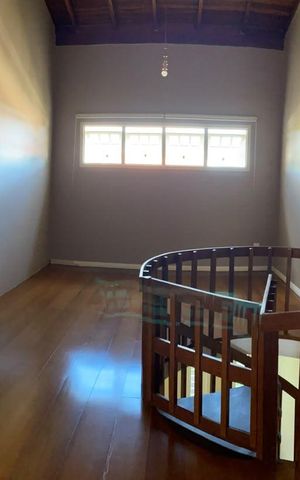 Casa à venda com 277m², 3 quartos e 4 vagas Casa à venda com 277m², 3 quartos e 4 vagasCorredor