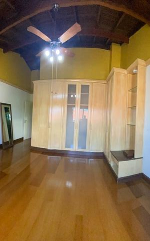 Casa à venda com 277m², 3 quartos e 4 vagas Casa à venda com 277m², 3 quartos e 4 vagasQuarto