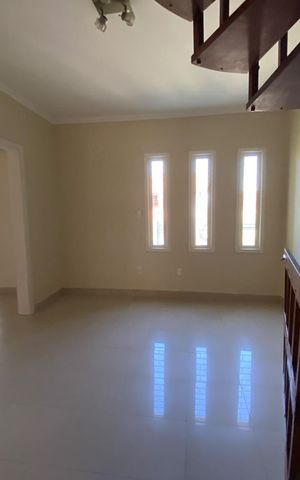 Casa à venda com 277m², 3 quartos e 4 vagas Casa à venda com 277m², 3 quartos e 4 vagasSala