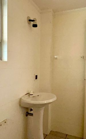 Apartamento à venda com 84m², 2 quartos e 1 vaga Apartamento à venda com 84m², 2 quartos e 1 vagaBanheiro social