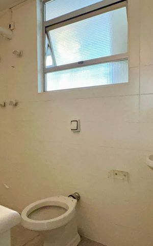 Apartamento à venda com 84m², 2 quartos e 1 vaga Apartamento à venda com 84m², 2 quartos e 1 vagaBanheiro social