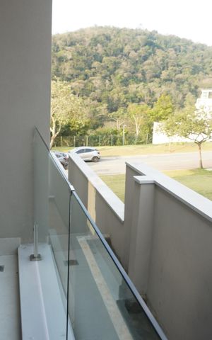 Casa de condomínio à venda com 450m², 4 quartos e 2 vagasSacada