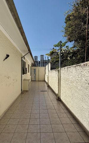 Casa para alugar com 400m², 3 quartos e 2 vagas Casa para alugar com 400m², 3 quartos e 2 vagasQuintal
