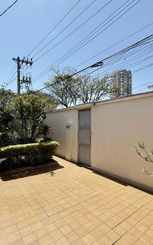Casa para alugar com 400m², 3 quartos e 2 vagas Casa para alugar com 400m², 3 quartos e 2 vagasJardim