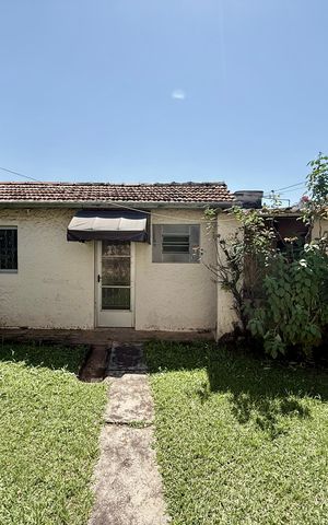 Casa para alugar com 400m², 3 quartos e 2 vagas Casa para alugar com 400m², 3 quartos e 2 vagasEdícula