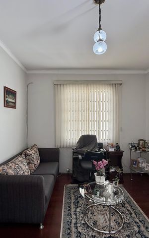 Casa para alugar com 400m², 3 quartos e 2 vagas Casa para alugar com 400m², 3 quartos e 2 vagasSala