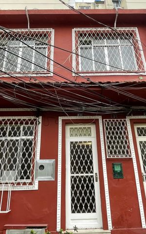 Casa à venda com 55m², 3 quartos e sem vaga Casa à venda com 55m², 3 quartos e sem vagaFachada