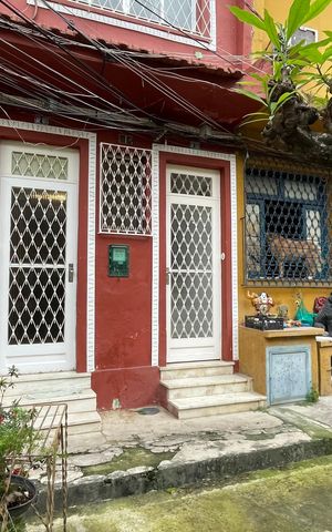 Casa à venda com 55m², 3 quartos e sem vaga Casa à venda com 55m², 3 quartos e sem vagaFachada