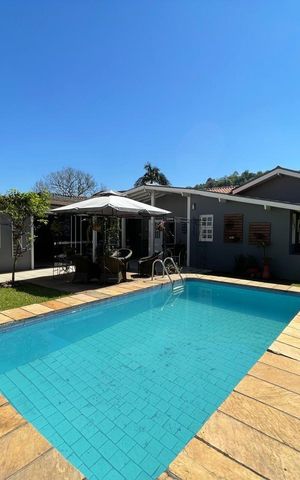 Casa à venda com 176m², 3 quartos e 4 vagas