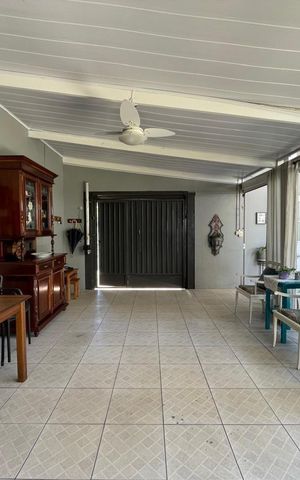 Casa à venda com 176m², 3 quartos e 4 vagas
