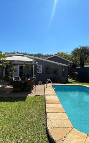 Casa à venda com 176m², 3 quartos e 4 vagas