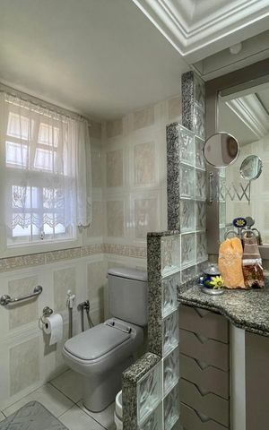 Casa à venda com 176m², 3 quartos e 4 vagas