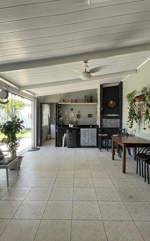 Casa à venda com 176m², 3 quartos e 4 vagas