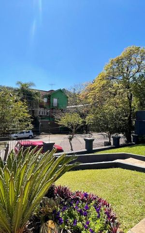 Casa à venda com 176m², 3 quartos e 4 vagas