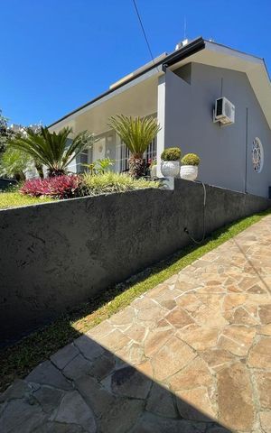 Casa à venda com 176m², 3 quartos e 4 vagas