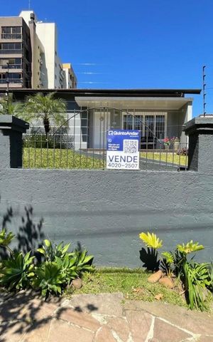 Casa à venda com 176m², 3 quartos e 4 vagas Casa à venda com 176m², 3 quartos e 4 vagasPlaca Instalada em 17/09/2026 - Cod.QLYB-81