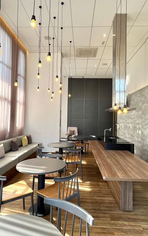 Apartamento à venda com 58m², 2 quartos e 1 vaga Apartamento à venda com 58m², 2 quartos e 1 vagaÁrea comum - Salão de festas