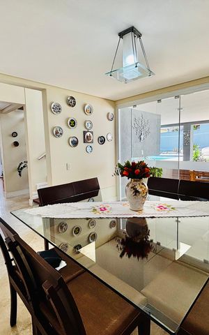 Casa de condomínio para alugar com 550m², 6 quartos e 6 vagas Casa de condomínio para alugar com 550m², 6 quartos e 6 vagasSala de Jantar 1