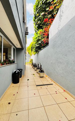 Casa de condomínio para alugar com 550m², 6 quartos e 6 vagas Casa de condomínio para alugar com 550m², 6 quartos e 6 vagasCorredor