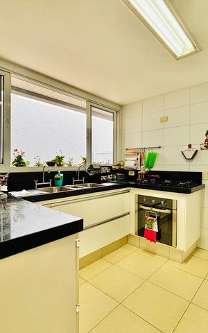 Casa de condomínio para alugar com 550m², 6 quartos e 6 vagas Casa de condomínio para alugar com 550m², 6 quartos e 6 vagasCozinha