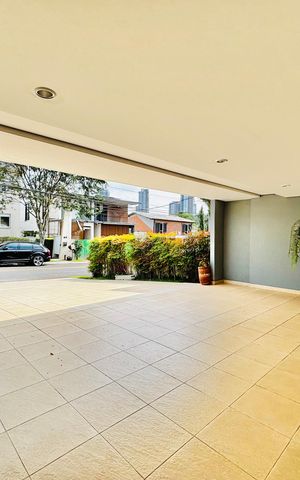 Casa de condomínio para alugar com 550m², 6 quartos e 6 vagas Casa de condomínio para alugar com 550m², 6 quartos e 6 vagasGaragem