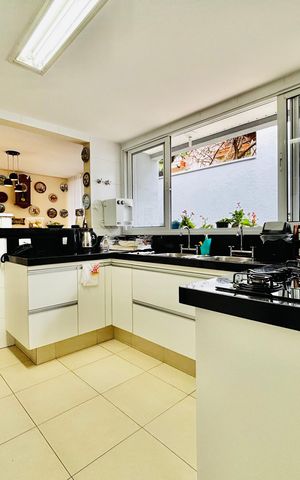 Casa de condomínio para alugar com 550m², 6 quartos e 6 vagas Casa de condomínio para alugar com 550m², 6 quartos e 6 vagasCozinha
