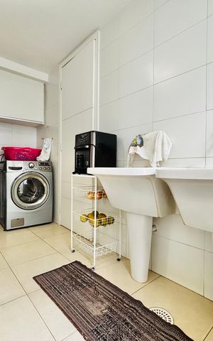 Casa de condomínio para alugar com 550m², 6 quartos e 6 vagas Casa de condomínio para alugar com 550m², 6 quartos e 6 vagasLavanderia