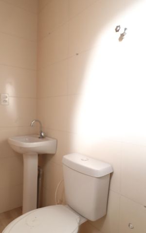 Casa para alugar com 70m², 3 quartos e 3 vagasBanheiro da Edícula