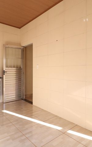Casa para alugar com 70m², 3 quartos e 3 vagasCozinha da Edícula