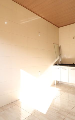 Casa para alugar com 70m², 3 quartos e 3 vagasCozinha da Edícula