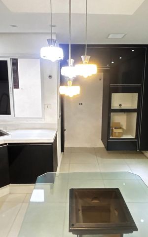 Apartamento à venda com 158m², 3 quartos e 2 vagas Apartamento à venda com 158m², 3 quartos e 2 vagasCozinha
