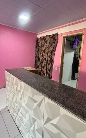 Casa à venda com 69m², 3 quartos e 1 vaga