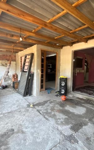 Casa à venda com 69m², 3 quartos e 1 vaga