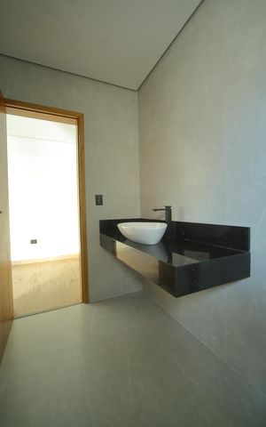 Casa à venda com 176m², 3 quartos e 4 vagasBanheiro  Suíte 1