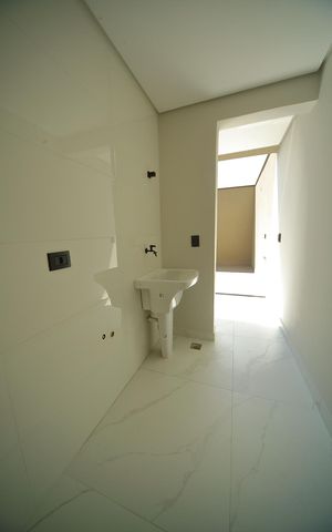 Casa à venda com 176m², 3 quartos e 4 vagasÁrea de Serviço