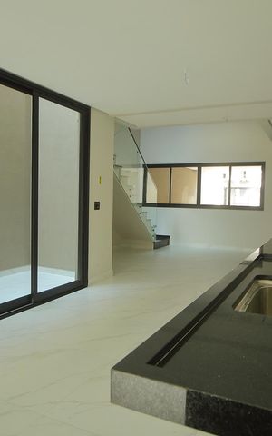 Casa à venda com 176m², 3 quartos e 4 vagasSala/Cozinha 
