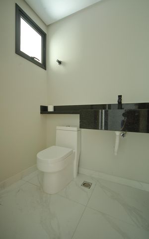 Casa à venda com 176m², 3 quartos e 4 vagasLavabo da Sala 