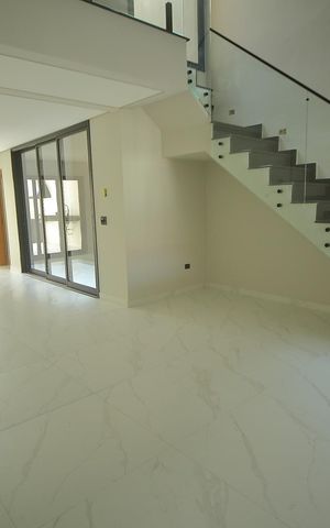 Casa à venda com 176m², 3 quartos e 4 vagasSala/Cozinha 