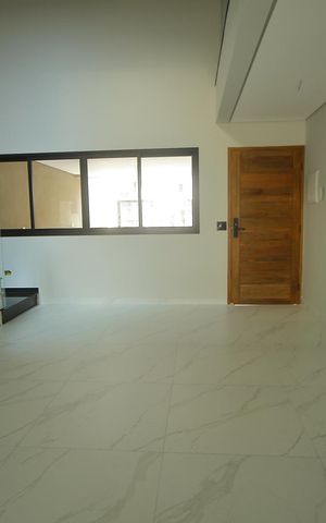 Casa à venda com 176m², 3 quartos e 4 vagasSala/Cozinha 