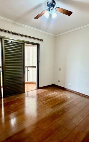 Apartamento à venda com 173m², 4 quartos e 2 vagas Apartamento à venda com 173m², 4 quartos e 2 vagasQuarto